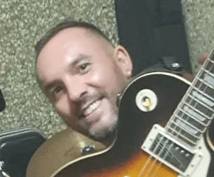 Borja, guitarra de HangOut